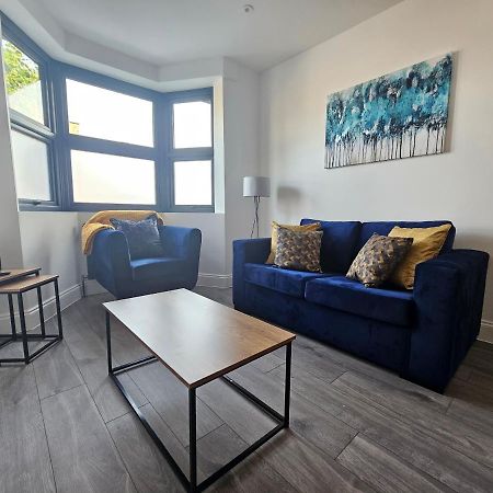 Spacious 4Br House, London, Sleeps 9, Parking Available Dış mekan fotoğraf