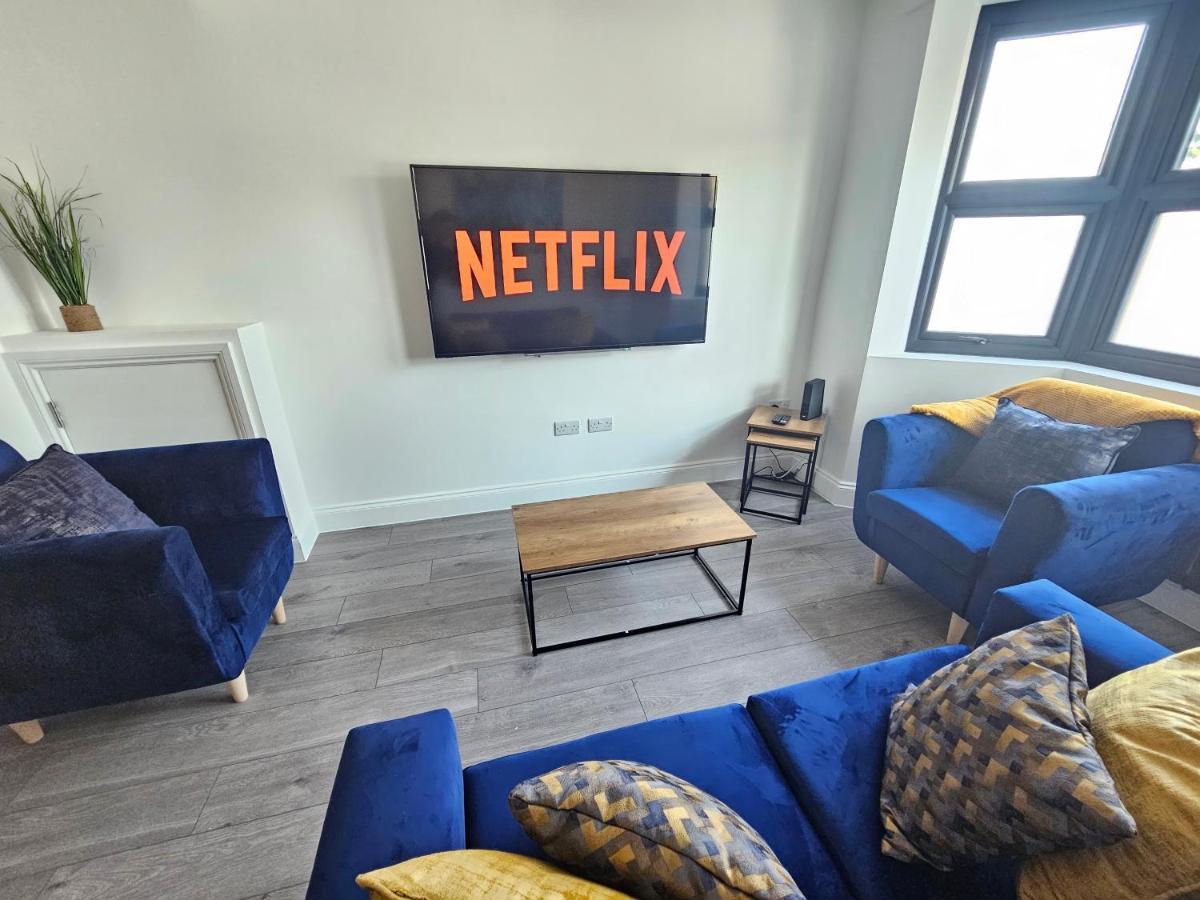 Spacious 4Br House, London, Sleeps 9, Parking Available Dış mekan fotoğraf