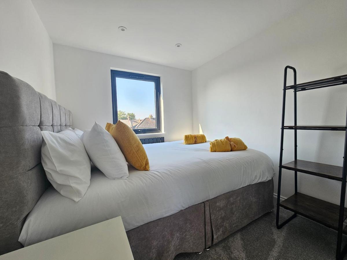 Spacious 4Br House, London, Sleeps 9, Parking Available Dış mekan fotoğraf
