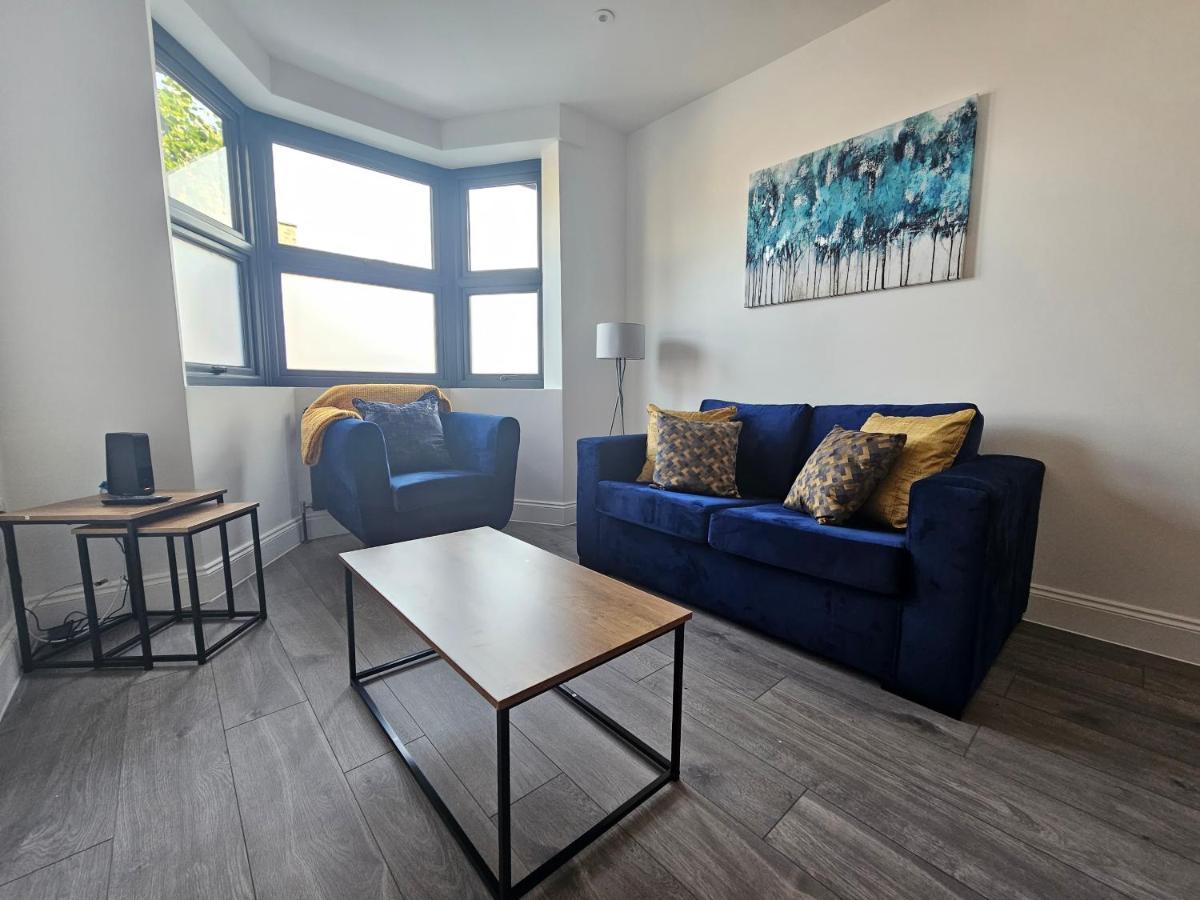 Spacious 4Br House, London, Sleeps 9, Parking Available Dış mekan fotoğraf